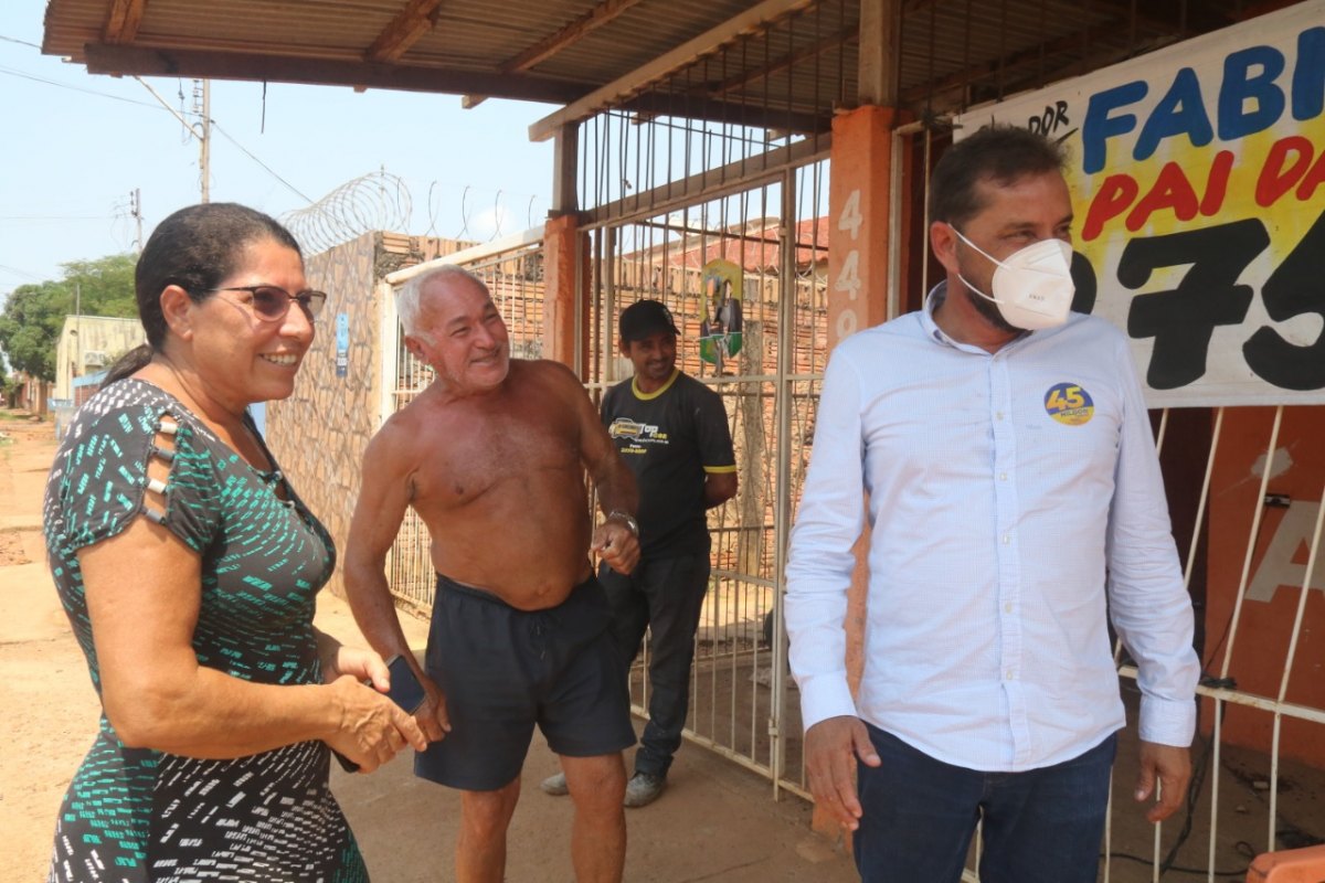 PORTO VELHO: Hildon Chaves confere pavimentação de ruas na zona Sul