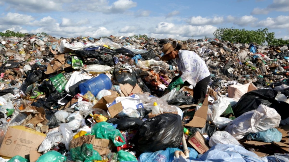 POLUIÇÃO: Capital e mais oito cidades de RO insistem em lixões à céu aberto