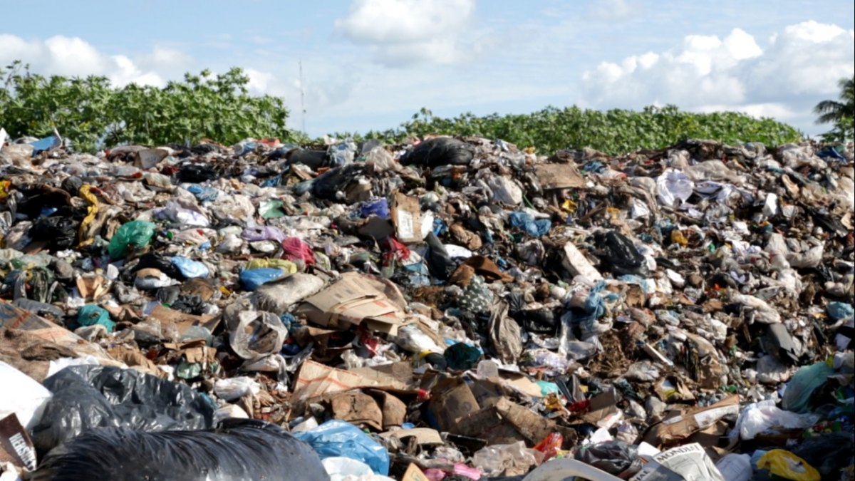POLUIÇÃO: Capital e mais oito cidades de RO insistem em lixões à céu aberto