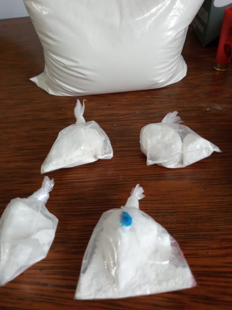 TRÁFICO: Denarc prende homem em barco no rio Madeira com cocaína e várias munições