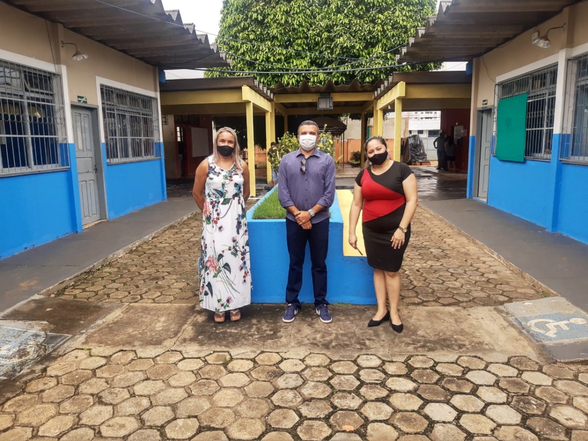 EDUCAÇÃO: Deputado Alex Silva conhece dificuldades de escolas de Porto Velho