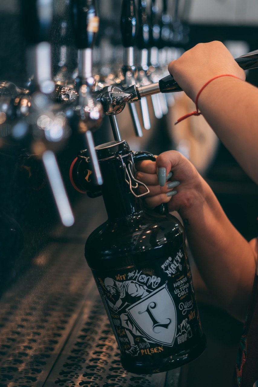 SEM SAIR DE CASA: Louvada realiza descontos e facilidade para clientes honrarem chopps e cervejas artesanais