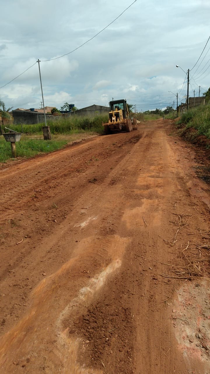 PARQUE AMAZÔNIA: Prefeitura atende Marcio Pacele e realiza limpeza e encascalhamento de ruas 