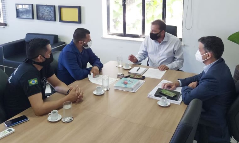 POLÍCIA PENAL: Edevaldo Neves se reúne com prefeito e debate sobre sede recreativa