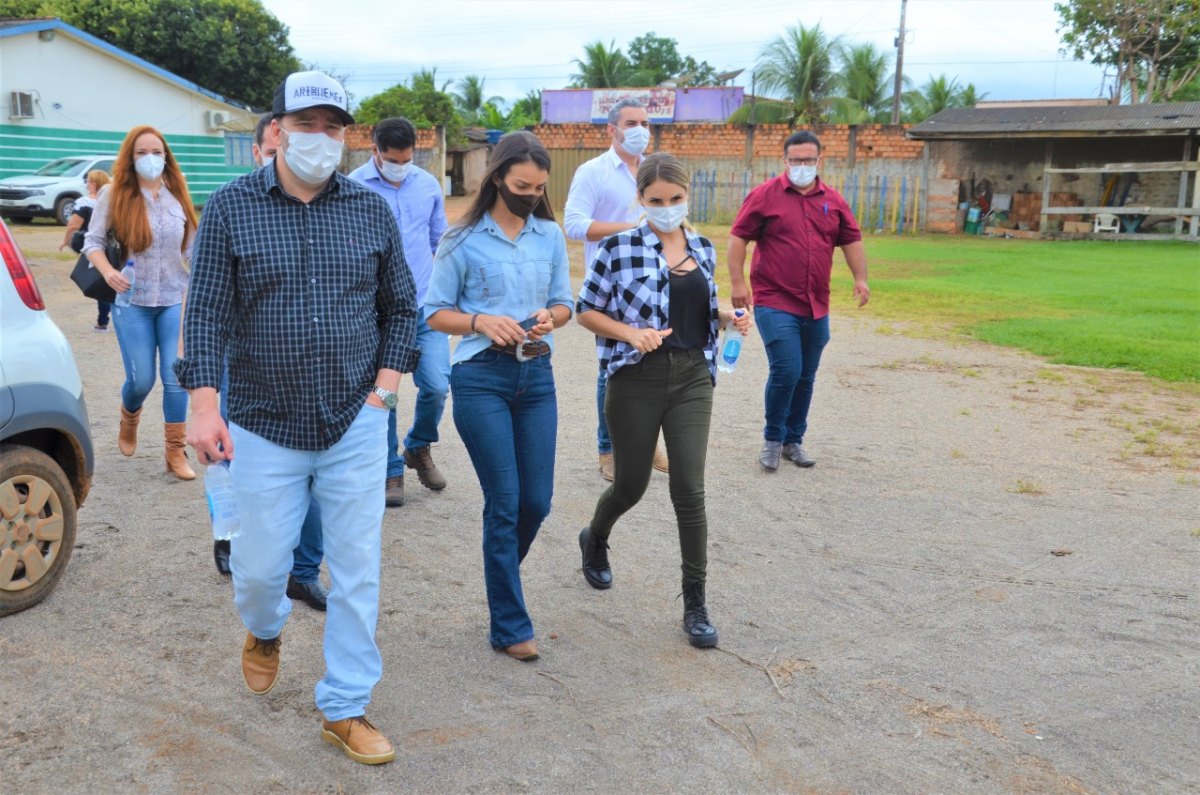 EM ARIQUEMES: Presidente Alex Redano acompanha ações no Bom Futuro