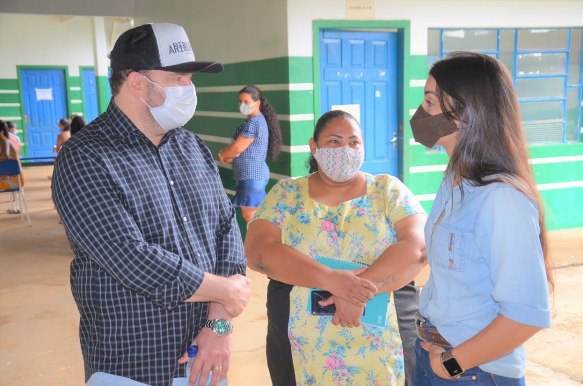 EM ARIQUEMES: Presidente Alex Redano acompanha ações no Bom Futuro