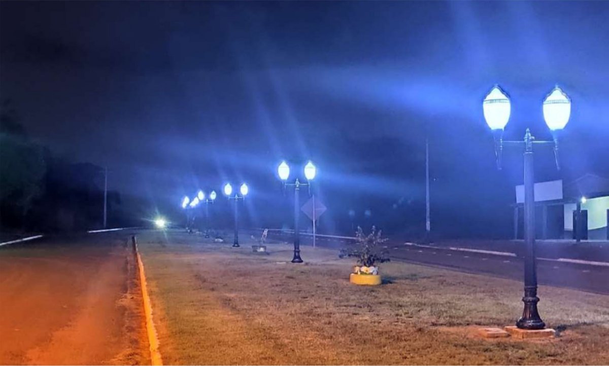 DEPUTADO: Emenda de Edson Martins para iluminação é inaugurada em Jardinópolis