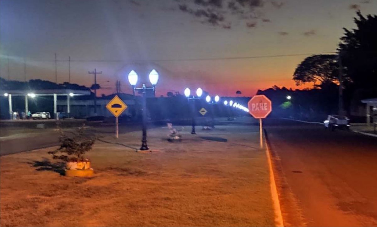 DEPUTADO: Emenda de Edson Martins para iluminação é inaugurada em Jardinópolis