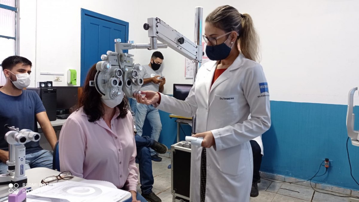 DEPUTADA: Cassia Leva multirão do projeto visão social para Vale Do Paraíso