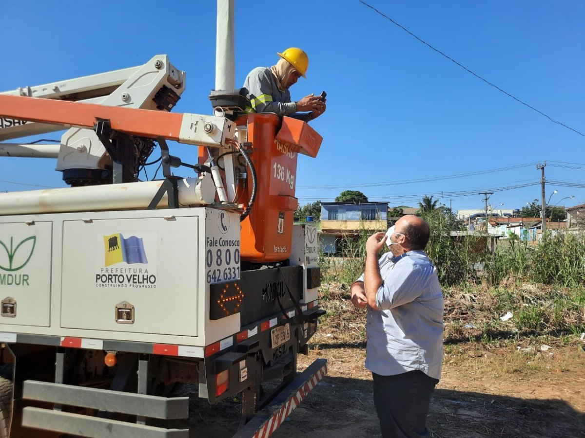 ILUMINAÇÃO: Prefeitura atende pedidos do vereador Dr. Júnior Queiroz
