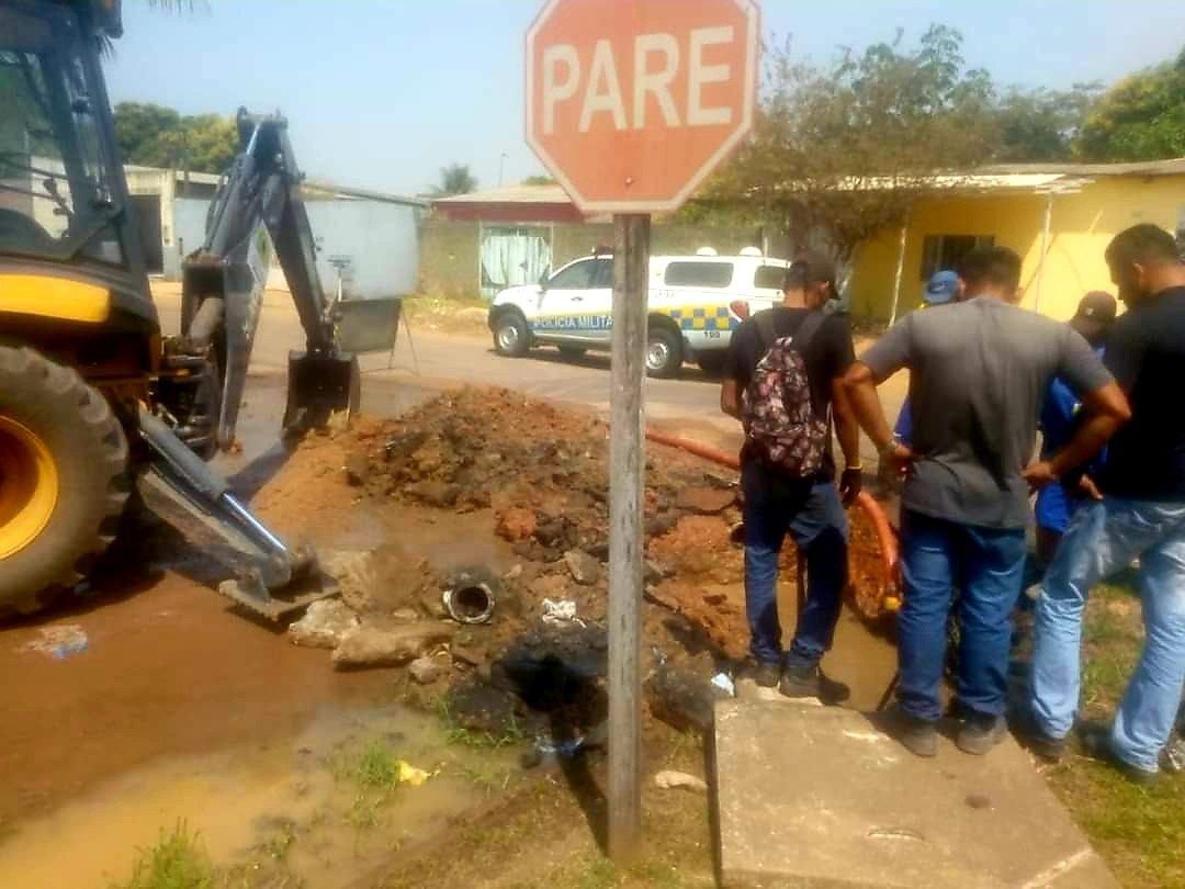 ESCOLA DE POLÍCIA: Dr. Júnior Queiroz é atendido com desobstrução e limpeza em bairro