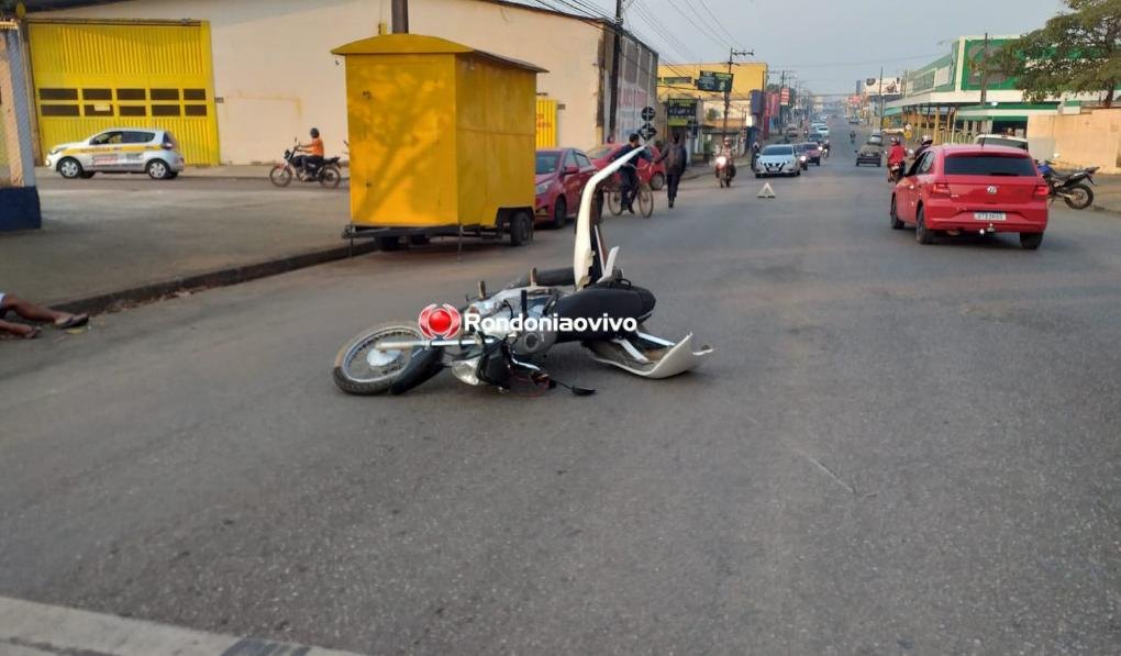 NA FAIXA: Acidente envolvendo três veículos deixa motociclista ferido