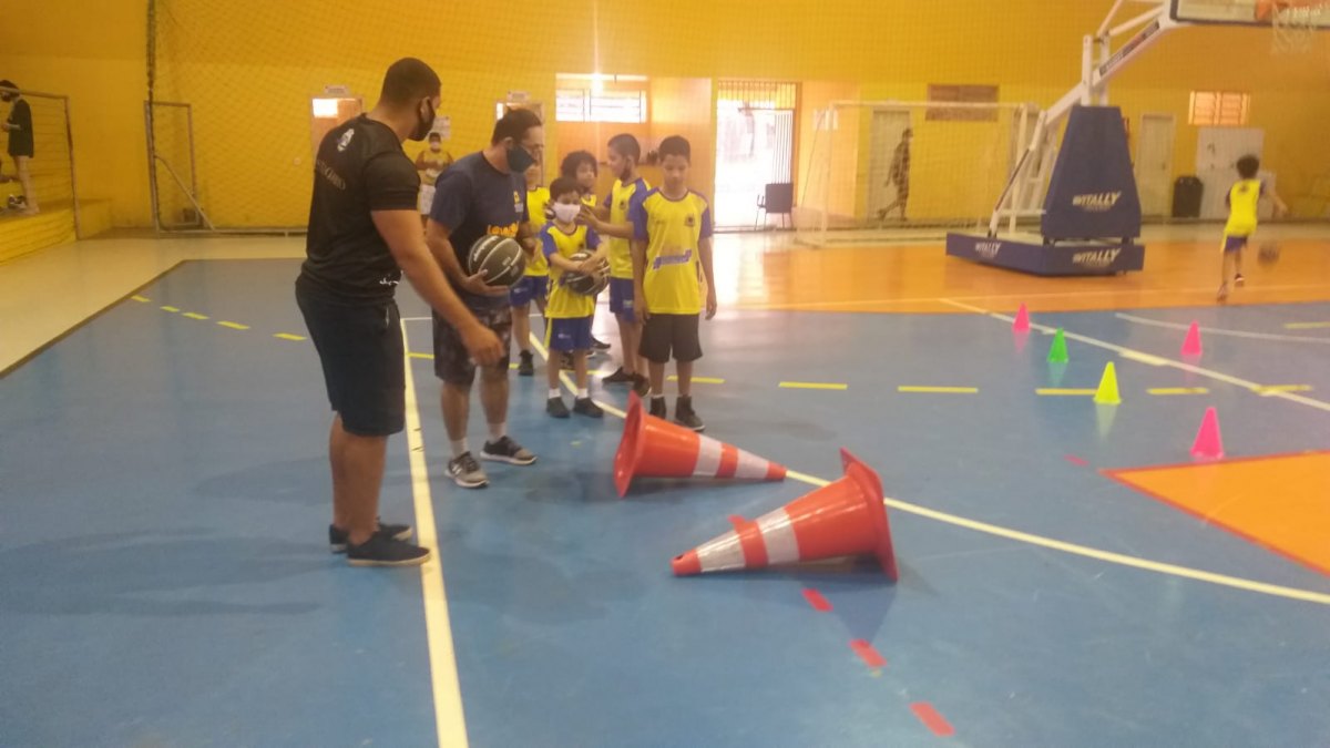 BASQUETEBOL ÀS NAÇÕES: Crianças e adultos têm oportunidade de praticar o esporte em Porto Velho