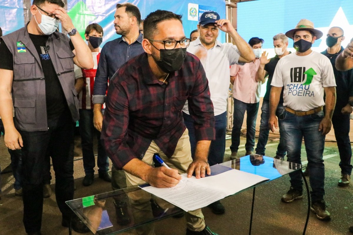 ESPIGÃO DO OESTE: Dep. Anderson comemora lançamento do 'Tchau Poeira' e construção de ponte