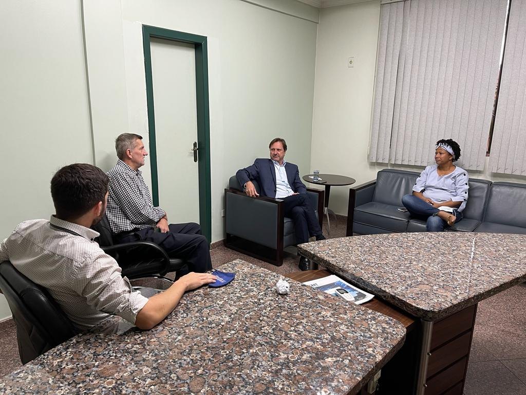 PARCERIA: Acir e Sílvia selam compromissos com educação superior e fiscalização portuária