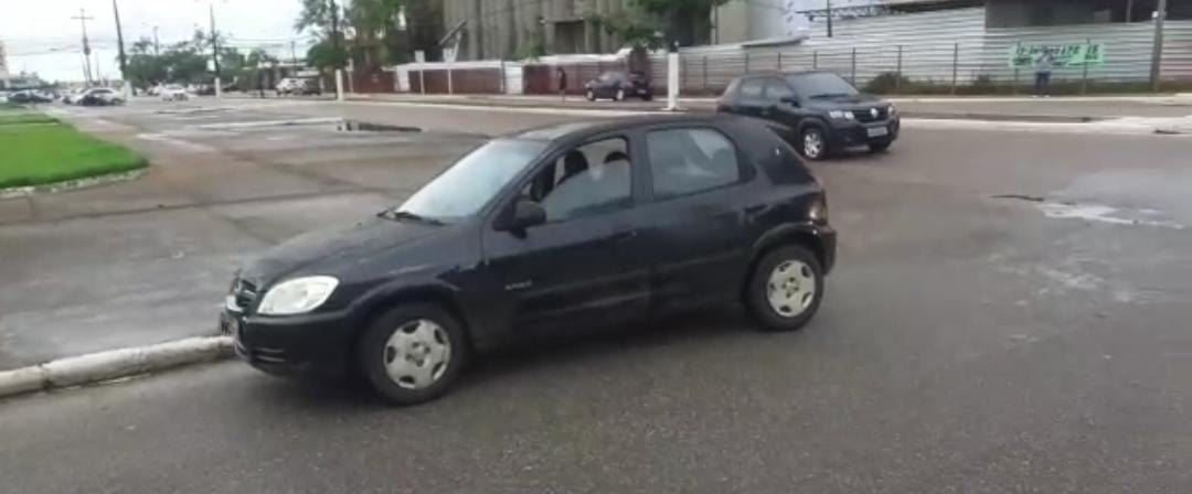 GRAVE: Mulher quase perde o pé ao ser atropelada por carro que invadiu preferencial