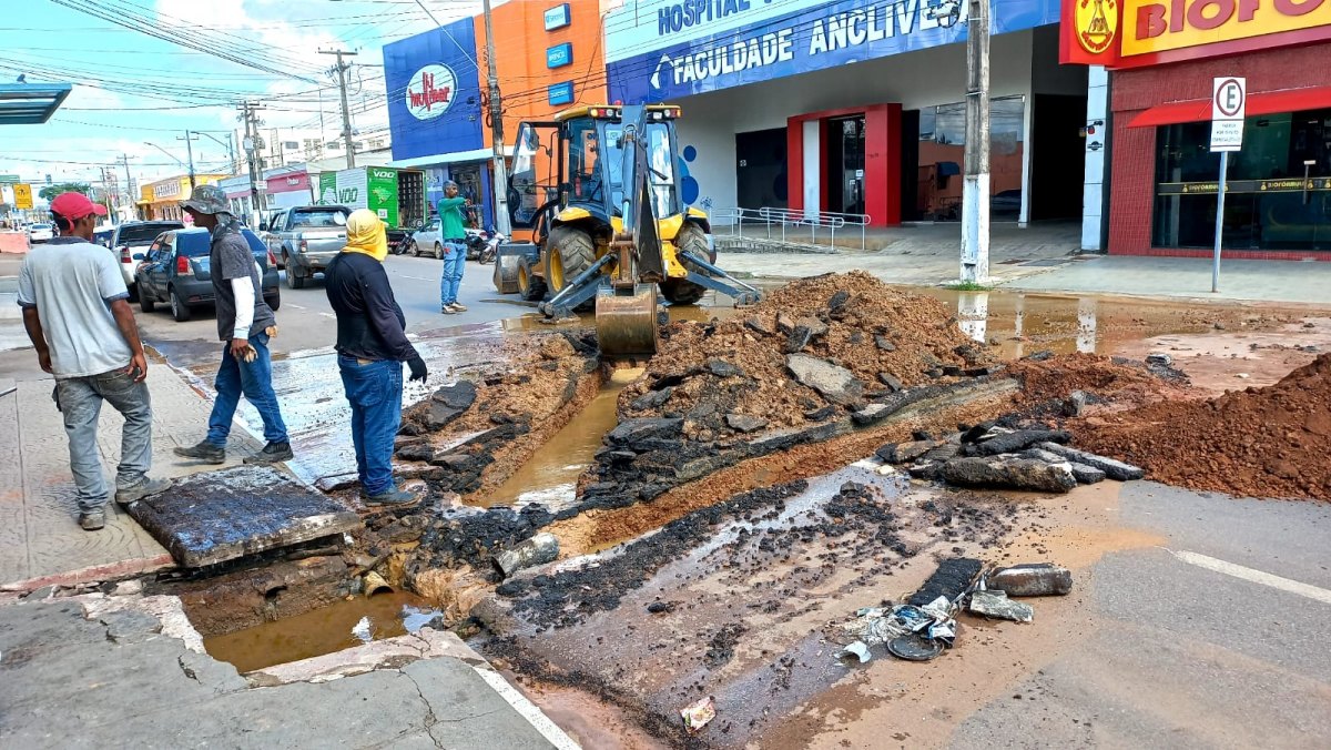 PINHEIRO MACHADO: Semusb viabiliza troca de manilhas após pedido do vereador Doutor Junior Queiroz