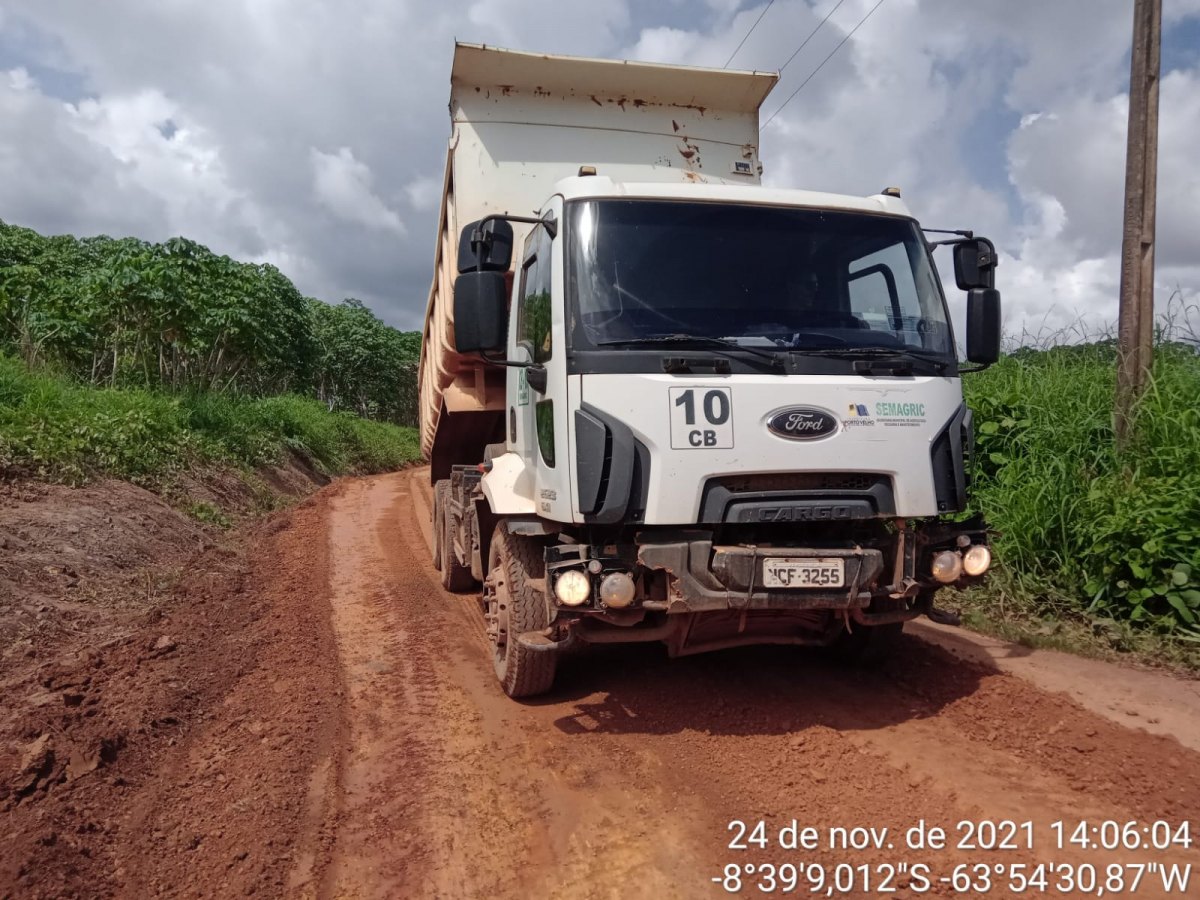 TRABALHO: Semagric diz que atoleiros acabaram na Estrada do Belmont