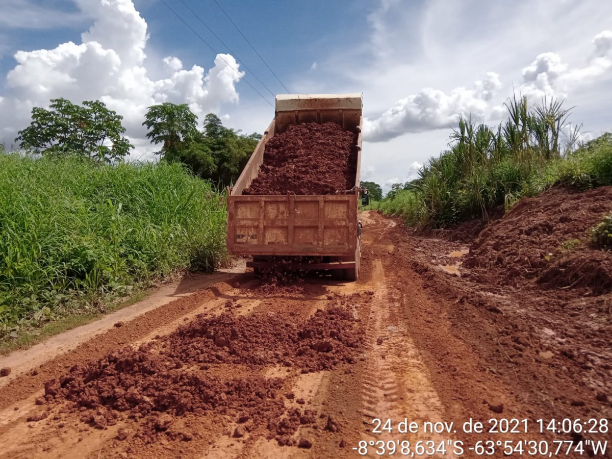 TRABALHO: Semagric diz que atoleiros acabaram na Estrada do Belmont