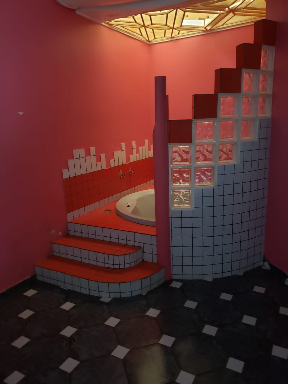 PRAZER: Motel Êxtasy oferece suítes e pernoites especiais em Porto Velho