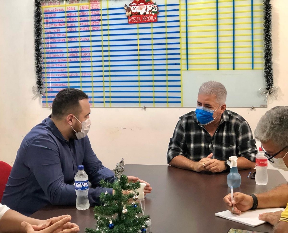 MÁRCIO OLIVEIRA: Vereador leva demandas dos bairros à Semusb e cobra ações e fiscalização 