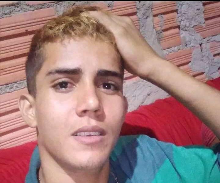 PROCURA-SE: Adolescente desaparece misteriosamente e família fica em desespero