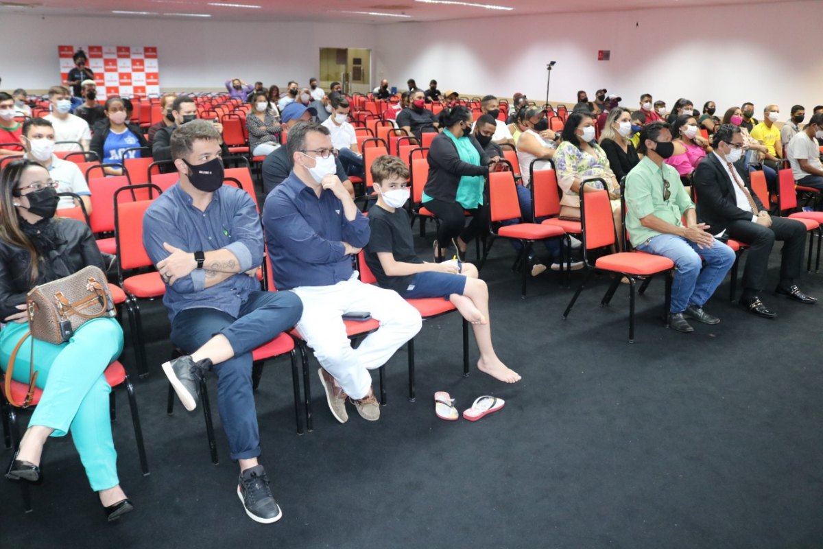 SPORT CLUB GENUS: Programa Renascendo é lançado no auditório da Uniron