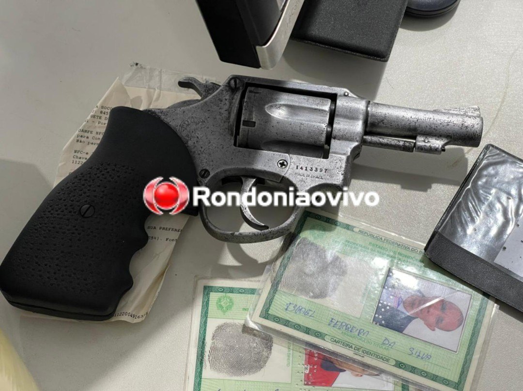 APÓS DENÚNCIA: Dupla que se exibia com arma enquanto assistia jogo é presa com revólver e droga