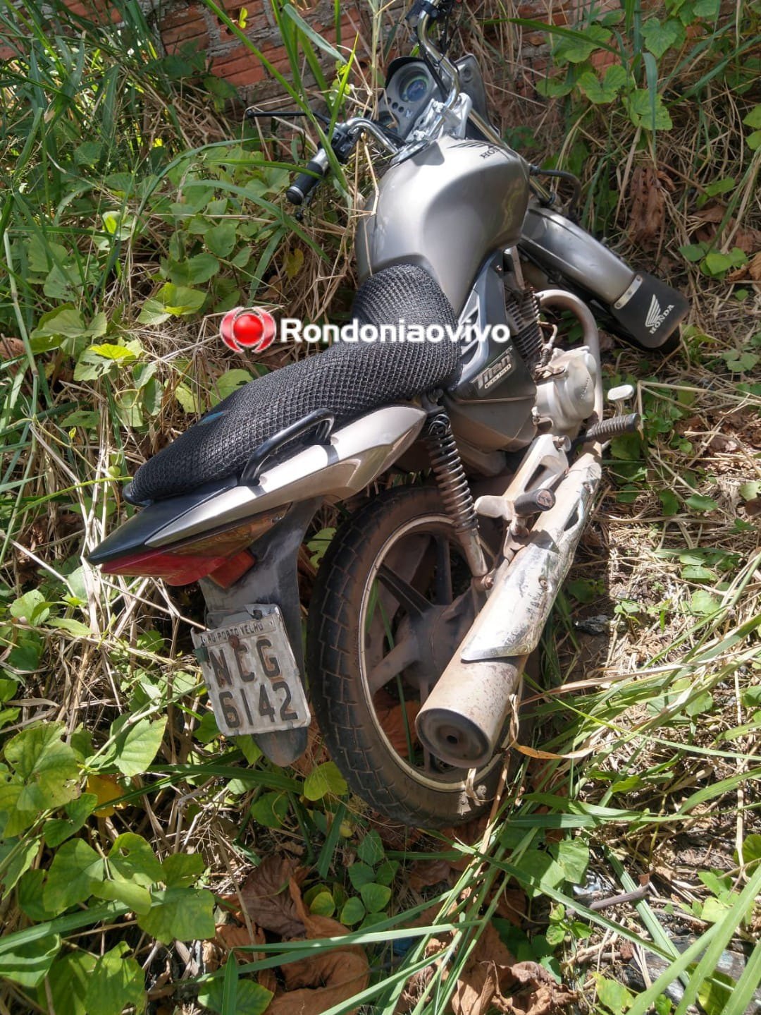 ABANDONADA: PM localiza motocicleta furtada em frente a emissora de TV no Centro