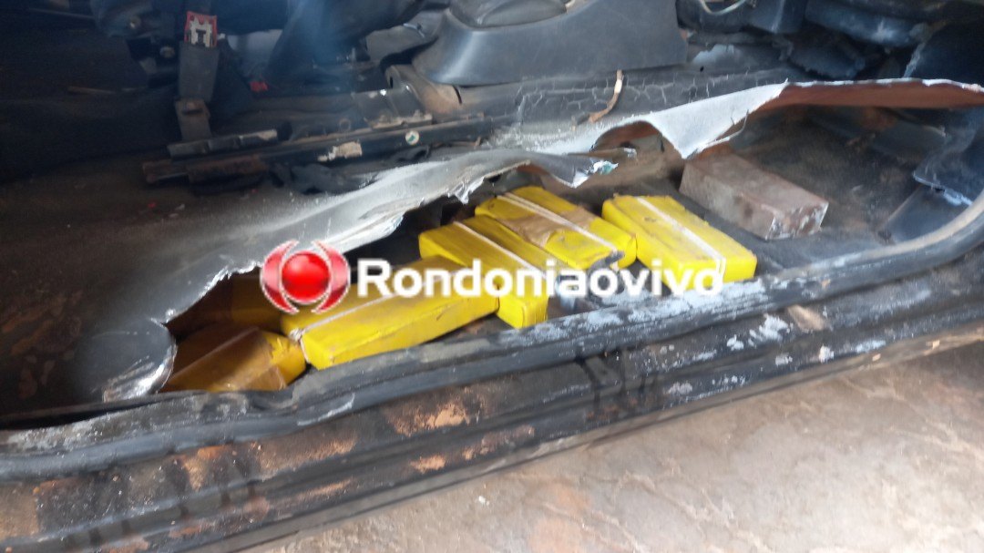 NARCO BRASIL: Denarc apreende Celta 'recheado' de cocaína em balsa no rio Madeira