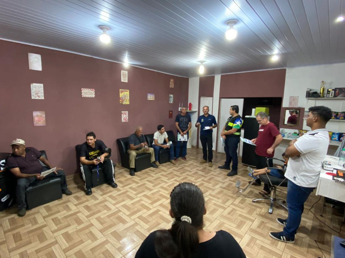 AÇÕES: Breno Mendes fiscaliza postos de combustíveis no interior de RO