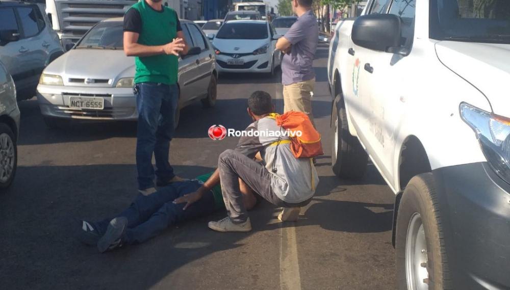 NO SEMÁFORO: Caminhonete da prefeitura se envolve em acidente com motociclista na capital