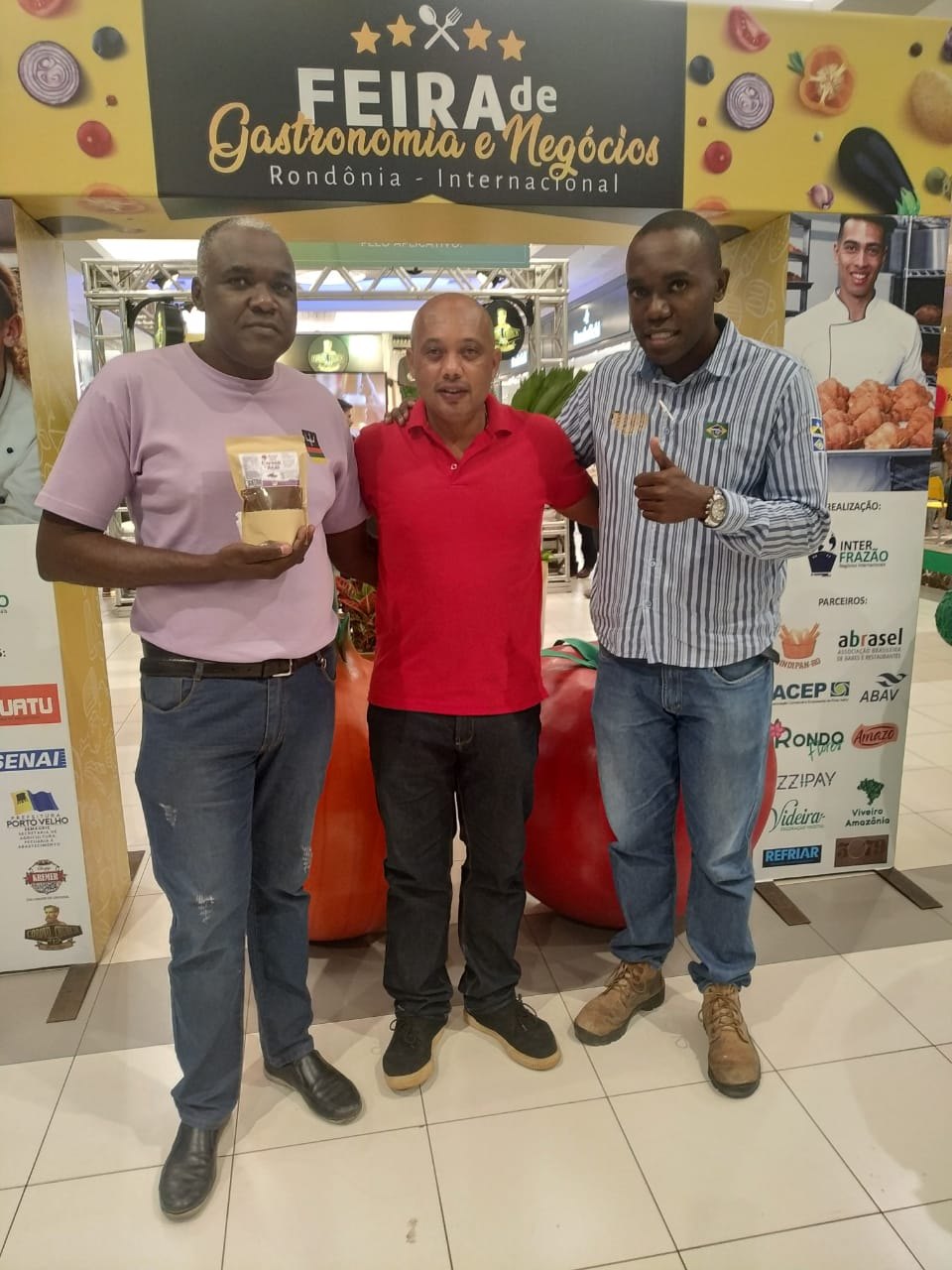 DELÍCIAS: Diferentes tipos de comida são ensinadas na 2ª Feira de Gastronomia 