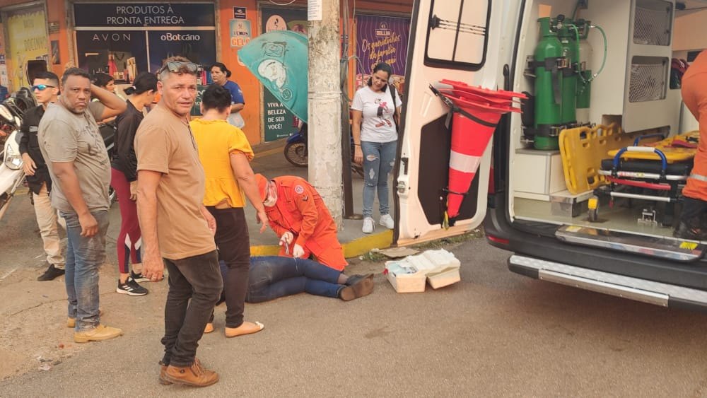 ASSISTA:  Três motociclistas ficam feridos em grave acidente na 7 de Setembro