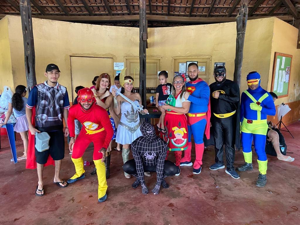 MÁRCIA SOCORRISTA: Crianças das comunidades Vila Princesa e Ayrton Senna tiveram dia de lazer 