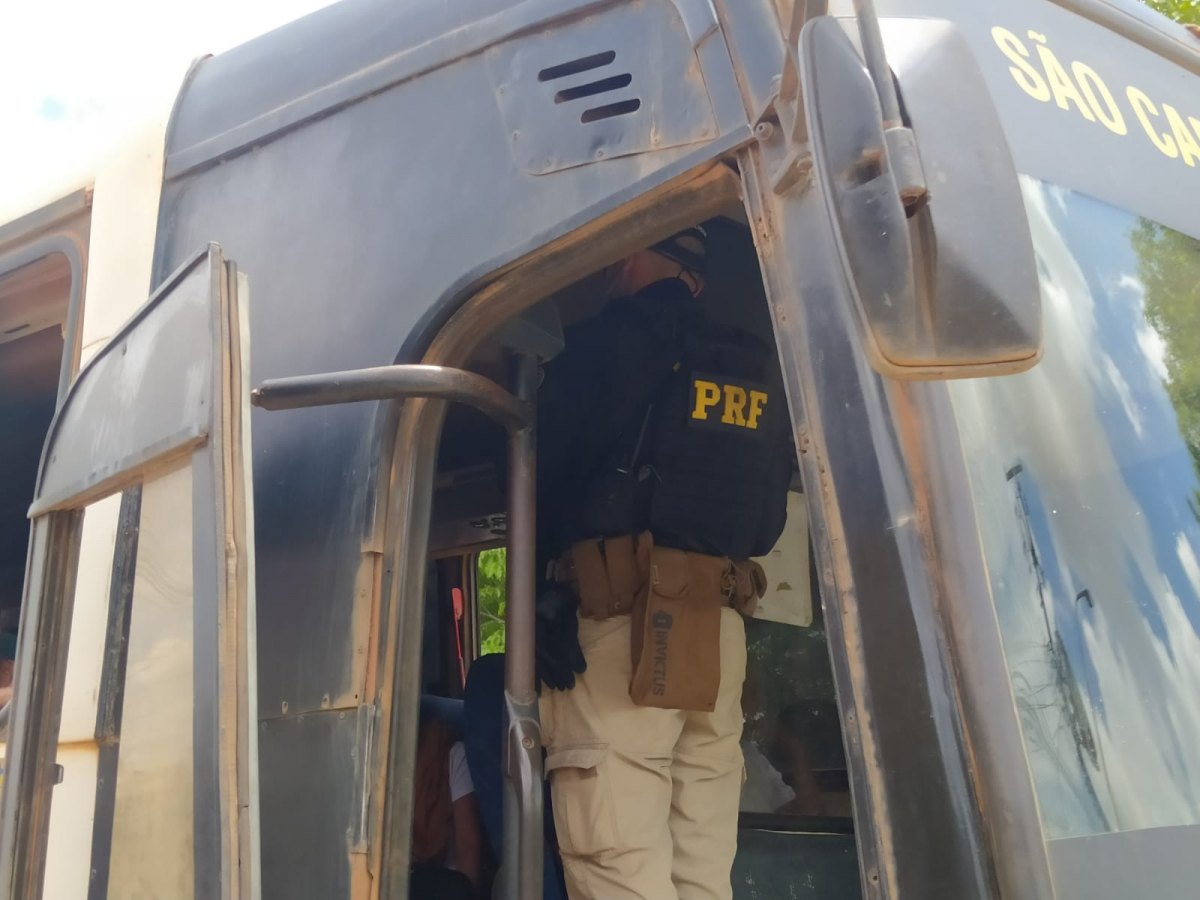 PORTO VELHO: PRF realiza operação, proibida pelo TSE, no dia da eleição