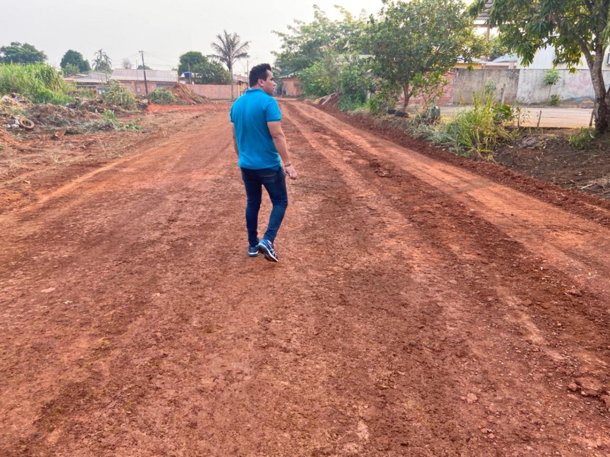 OBRAS: Bairro Aeroclube é asfaltado a pedido de Edmilson Dourado