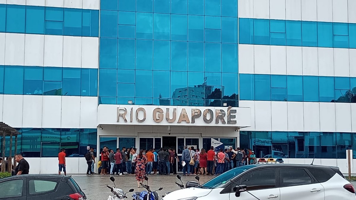 PROBLEMA ANTIGO: Pais do Baixo Madeira fazem protesto e pedem transporte escolar