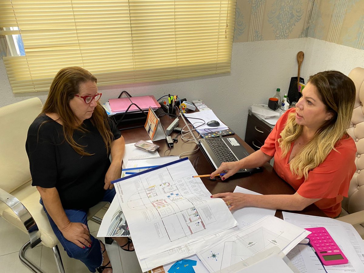 BOA AÇÃO: Vereadora Ellis Regina apoia Brechó Solidário no Morar Melhor 