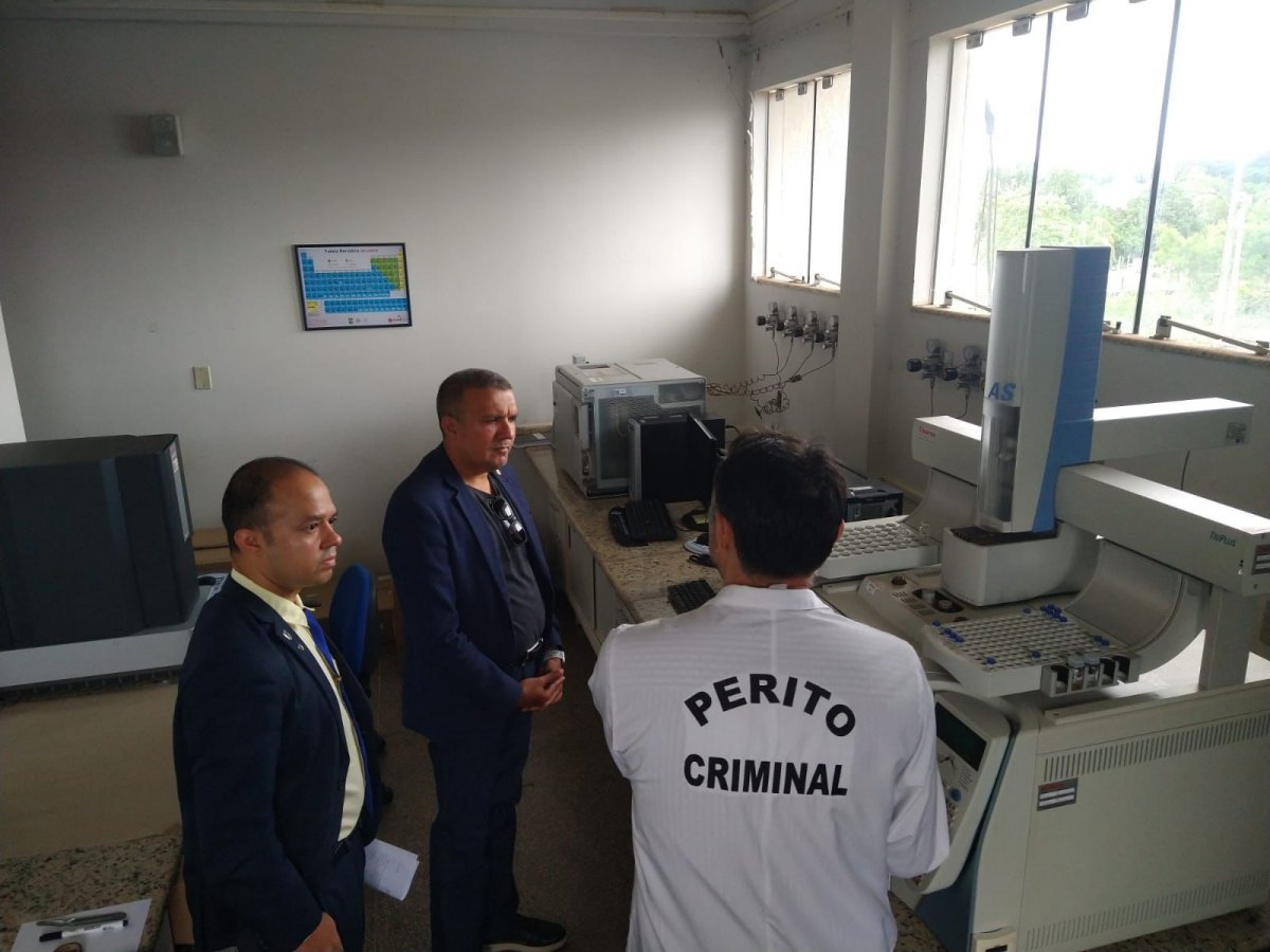 EMENDA: Dep. Alex Silva entrega equipamentos para a Polícia Técnico-Científica de RO