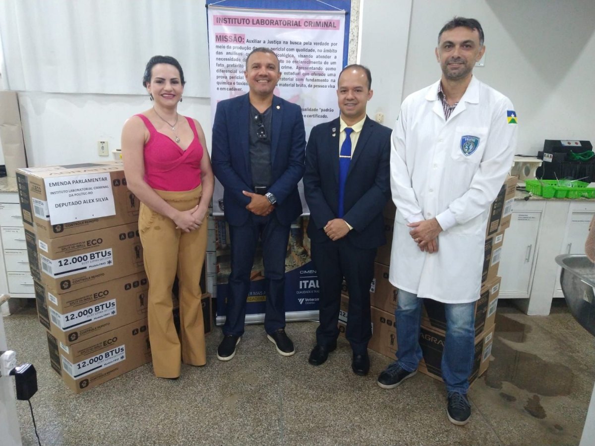 EMENDA: Dep. Alex Silva entrega equipamentos para a Polícia Técnico-Científica de RO