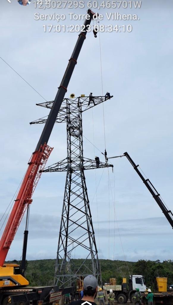 RAPIDEZ: Depois de vandalismo, torre de energia é novamente levantada em Vilhena