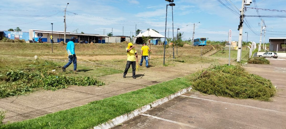 VEREADOR: Negreiros solicita e Prefeitura faz serviço de limpeza de praça no Morar Melhor