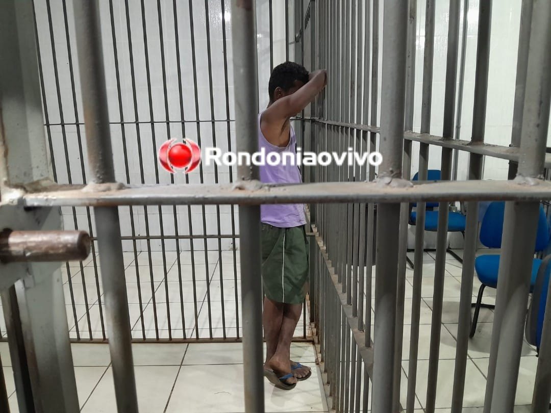 OUSADO: Ladrão é flagrado furtando câmera de empresa de monitoramento 