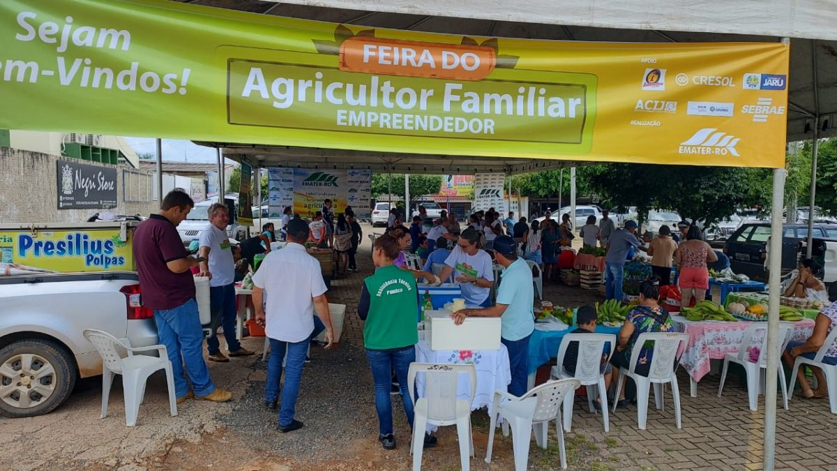Jaru realiza mais uma edição da Feira do Agricultor Familiar Empreendedor 