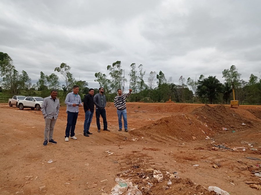 ELOGIOS: Aterro Sanitário da MFM Soluções Ambientais recebe visita de autoridades