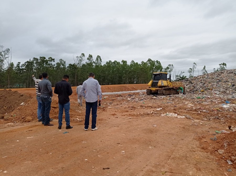 ELOGIOS: Aterro Sanitário da MFM Soluções Ambientais recebe visita de autoridades