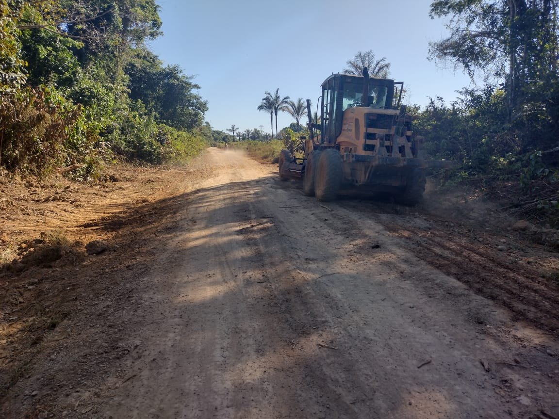 CANDEIAS DO JAMARI: Prefeito Toninho Cerejeiras entrega obras de recuperação do Travessão da 35/40 