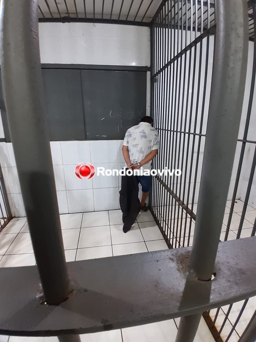 CAIU: Ladrão é preso acusado de furtar capacetes em estacionamentos de supermercados