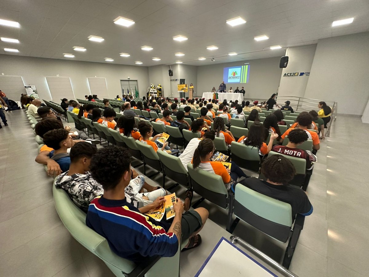 LUÍS DO HOSPITAL: Deputado participa do encerramento da Semana Nacional de Trânsito em Jaru